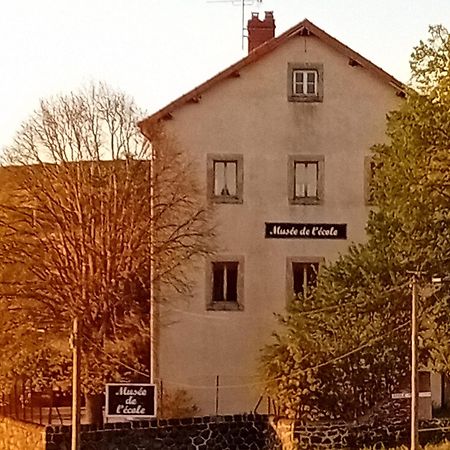Le Monastier sur Gazeille Gite Et Chambres D'Hotes Du Musee Ecole מראה חיצוני תמונה